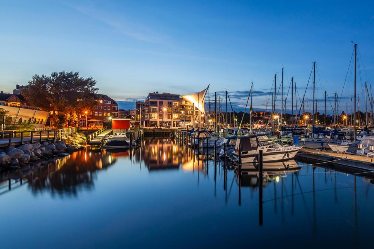 Apartmenthaus Hafenspitze Ap 5 - "Am Yachthafen 5" - Blickrichtung Offenes Meerstrandpromenade Eckernförde Exterior foto